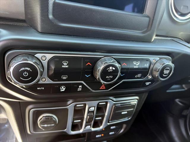 Photo of 2018 Granite Crystal Metallic Clearcoat Jeep Wrangler Unlimited