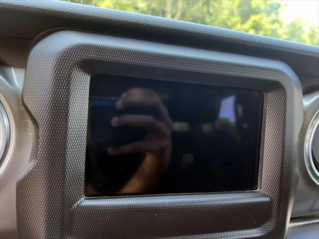 Photo of 2018 Granite Crystal Metallic Clearcoat Jeep Wrangler Unlimited