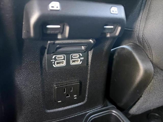 Photo of 2018 Granite Crystal Metallic Clearcoat Jeep Wrangler Unlimited