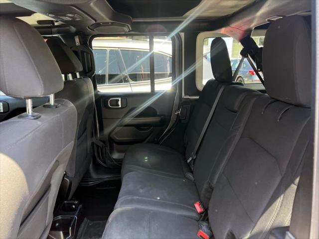 Photo of 2018 Granite Crystal Metallic Clearcoat Jeep Wrangler Unlimited