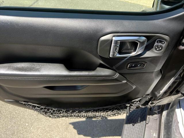 Photo of 2018 Granite Crystal Metallic Clearcoat Jeep Wrangler Unlimited