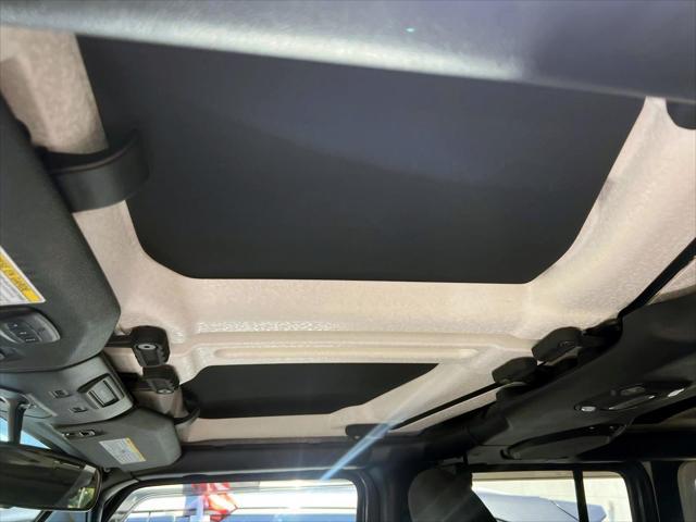 Photo of 2018 Granite Crystal Metallic Clearcoat Jeep Wrangler Unlimited