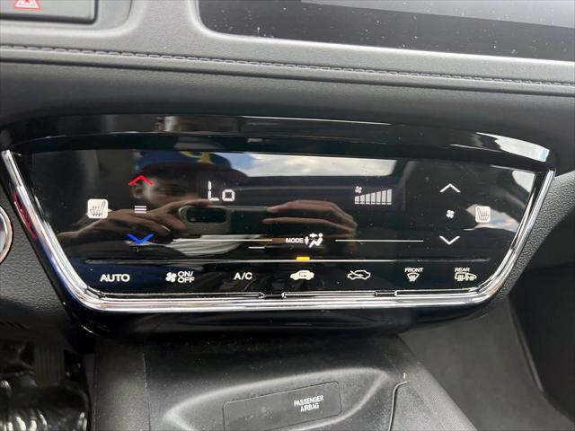 Photo of 2023 Crystal Black Pearl Honda HR-V
