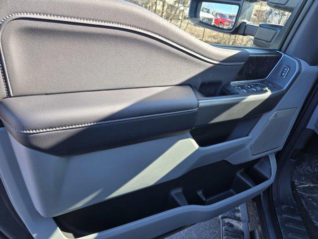 Photo of 2025 Carbonized Gray Metallic Ford F-250