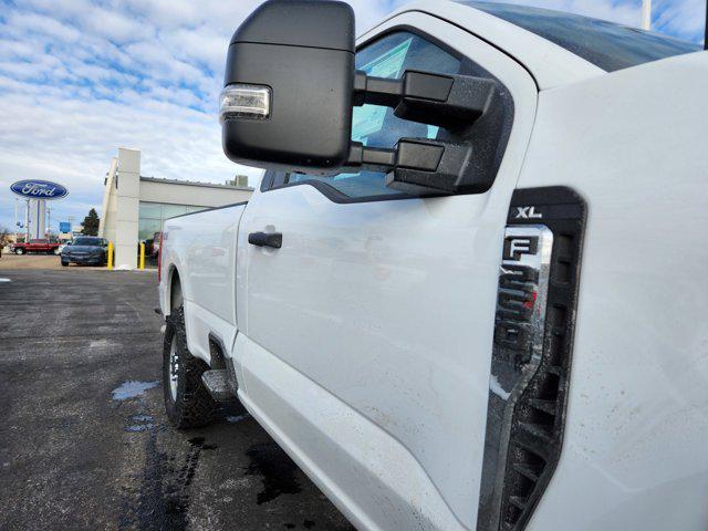 Photo of 2025 Oxford White Ford F-250