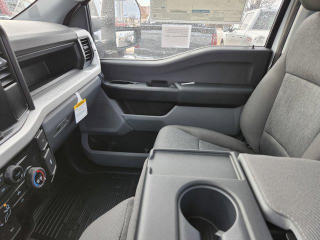 Photo of 2025 Oxford White Ford F-250