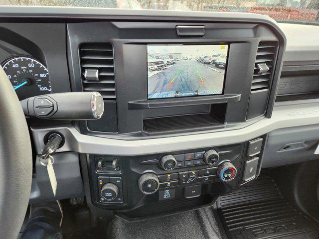 Photo of 2025 Oxford White Ford F-250
