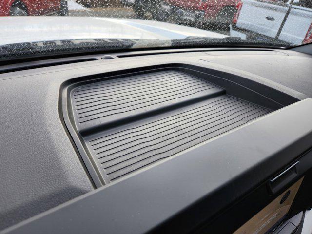 Photo of 2025 Oxford White Ford F-250