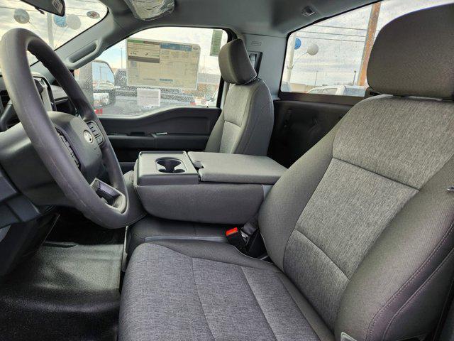 Photo of 2025 Oxford White Ford F-250