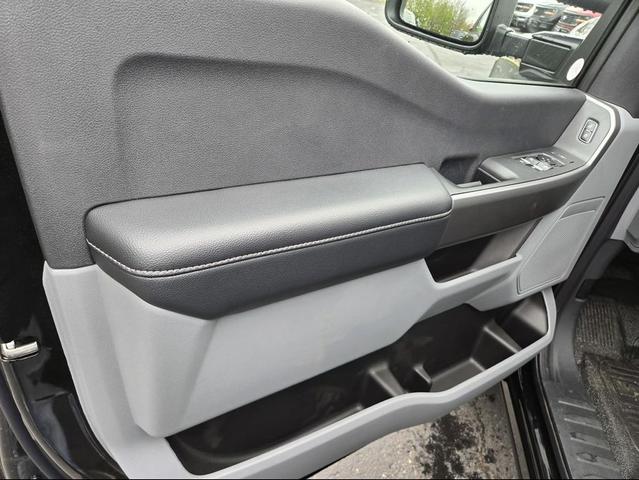 Photo of 2025 Agate Black Metallic Ford F-350
