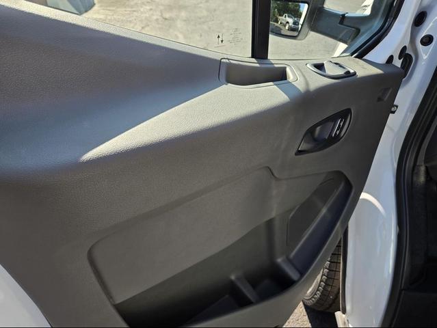 Photo of 2025 Oxford White Ford Transit-250