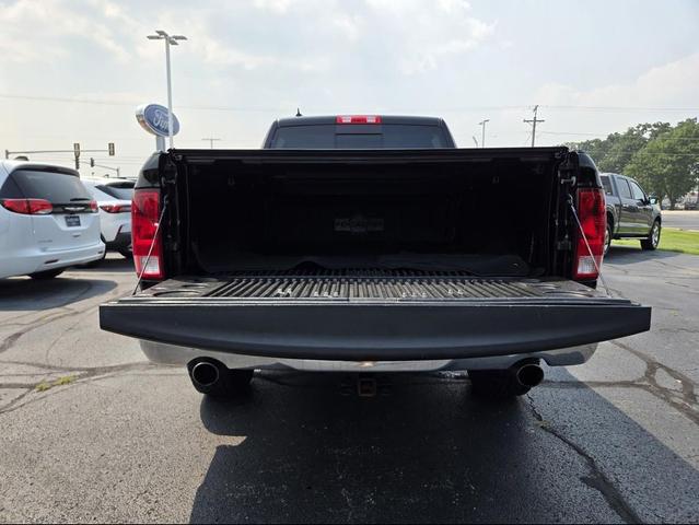 Photo of 2019 Brilliant Black Crystal Pearlcoat RAM 1500