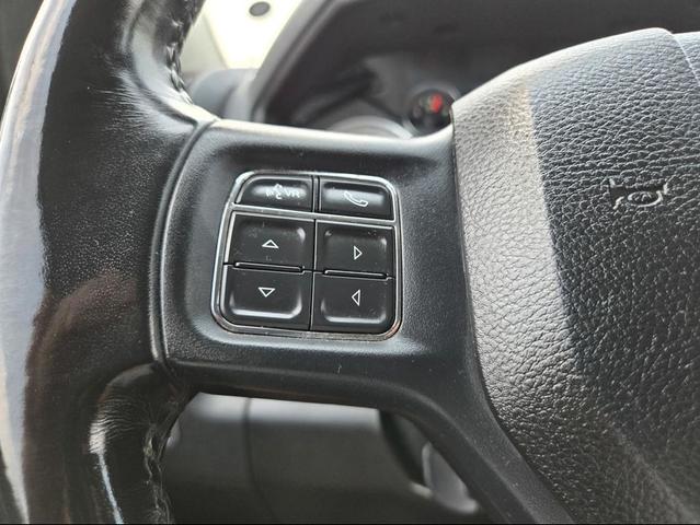 Photo of 2019 Brilliant Black Crystal Pearlcoat RAM 1500
