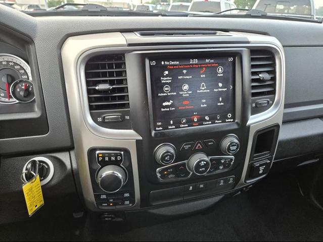 Photo of 2019 Brilliant Black Crystal Pearlcoat RAM 1500