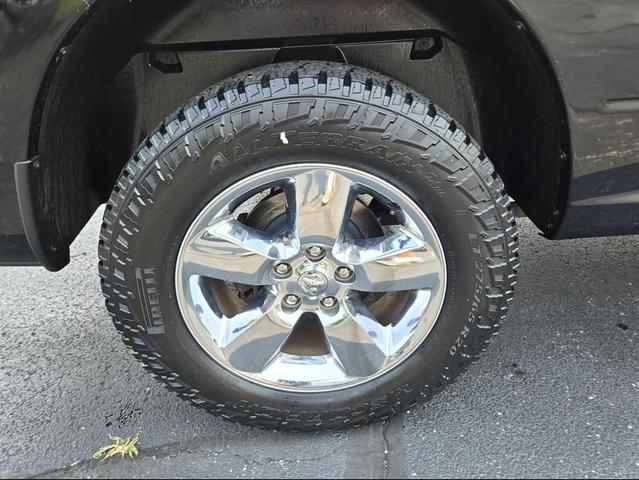 Photo of 2019 Brilliant Black Crystal Pearlcoat RAM 1500
