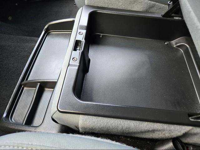 Photo of 2019 Brilliant Black Crystal Pearlcoat RAM 1500