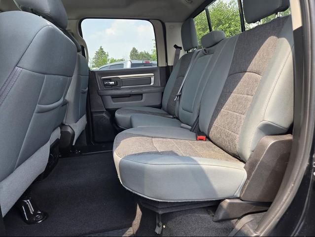 Photo of 2019 Brilliant Black Crystal Pearlcoat RAM 1500