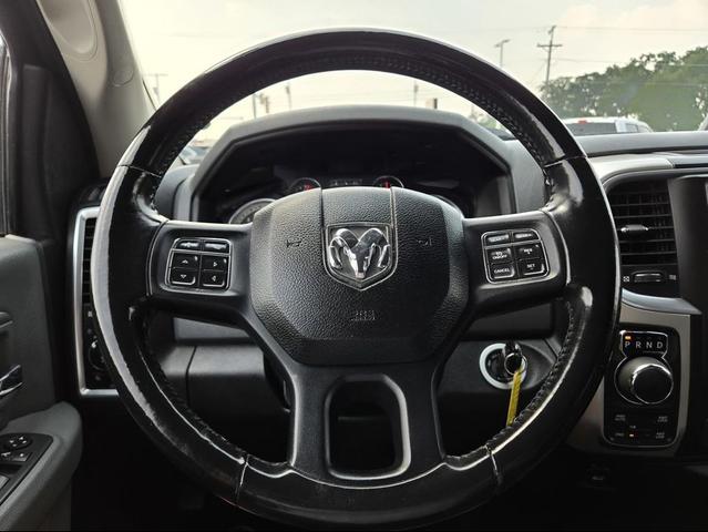 Photo of 2019 Brilliant Black Crystal Pearlcoat RAM 1500