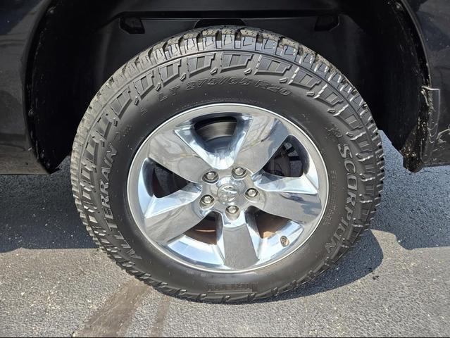 Photo of 2019 Brilliant Black Crystal Pearlcoat RAM 1500
