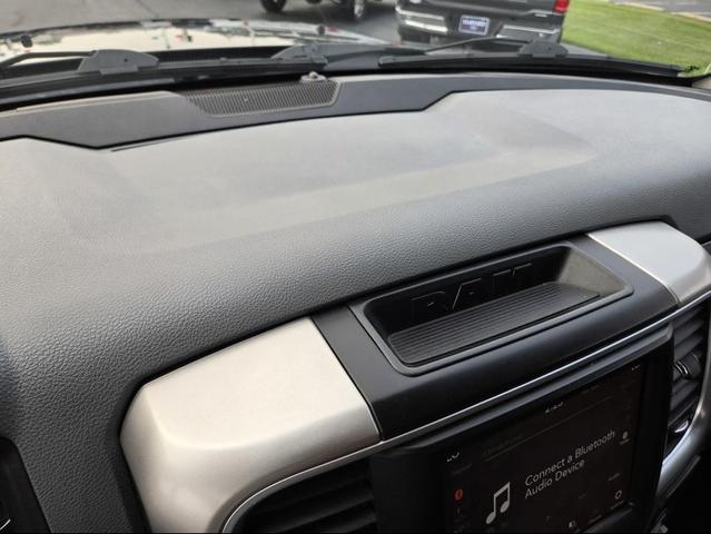 Photo of 2019 Brilliant Black Crystal Pearlcoat RAM 1500