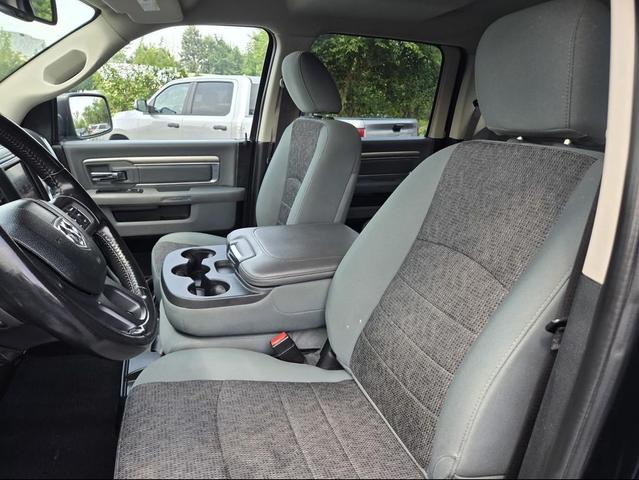 Photo of 2019 Brilliant Black Crystal Pearlcoat RAM 1500
