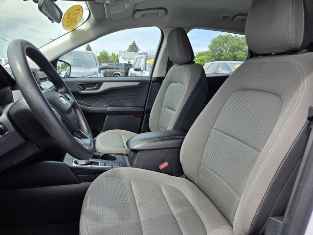 Photo of 2022 Oxford White Ford Escape