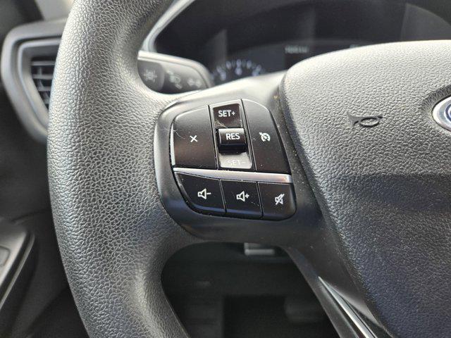 Photo of 2022 Oxford White Ford Escape