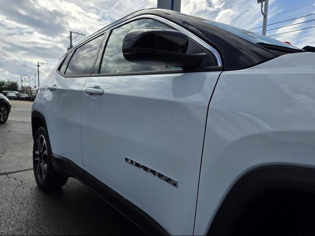 Photo of 2022 Bright White Clearcoat Jeep Compass