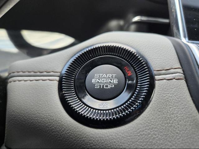 Photo of 2022 Bright White Clearcoat Jeep Compass