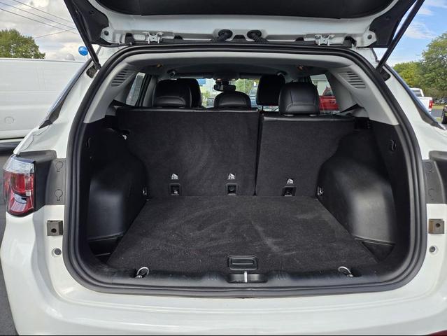 Photo of 2022 Bright White Clearcoat Jeep Compass