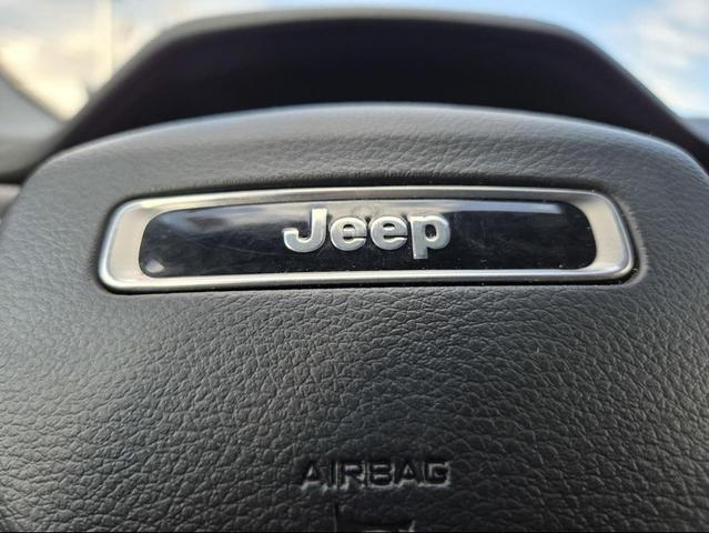 Photo of 2022 Bright White Clearcoat Jeep Compass