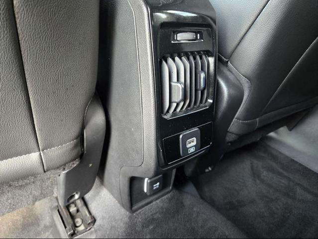 Photo of 2022 Bright White Clearcoat Jeep Compass