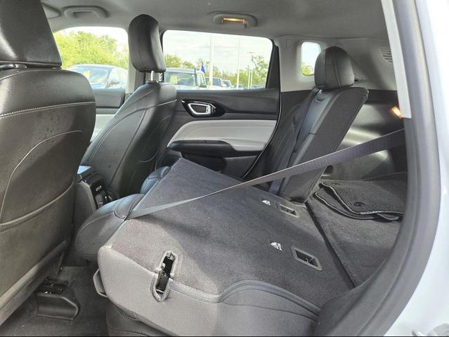 Photo of 2022 Bright White Clearcoat Jeep Compass