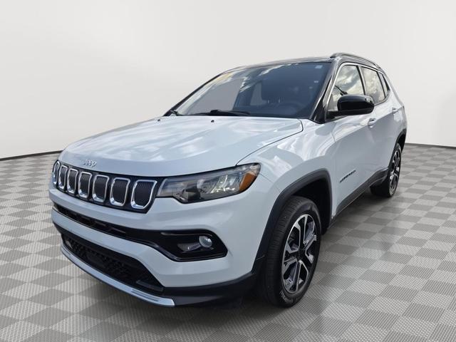 Photo of 2022 Bright White Clearcoat Jeep Compass