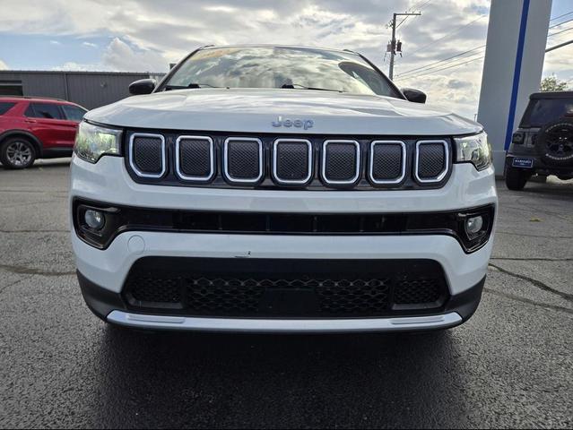 Photo of 2022 Bright White Clearcoat Jeep Compass