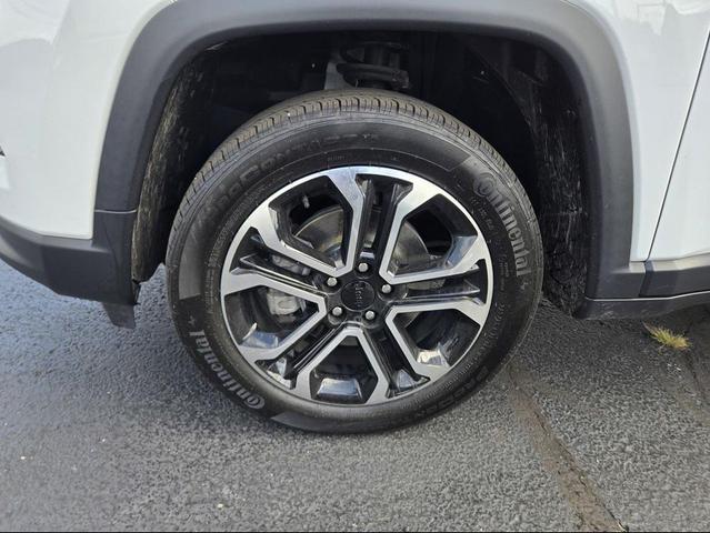 Photo of 2022 Bright White Clearcoat Jeep Compass