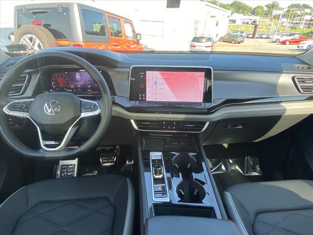 Photo of 2024 Avocado Green Pearl Volkswagen Atlas