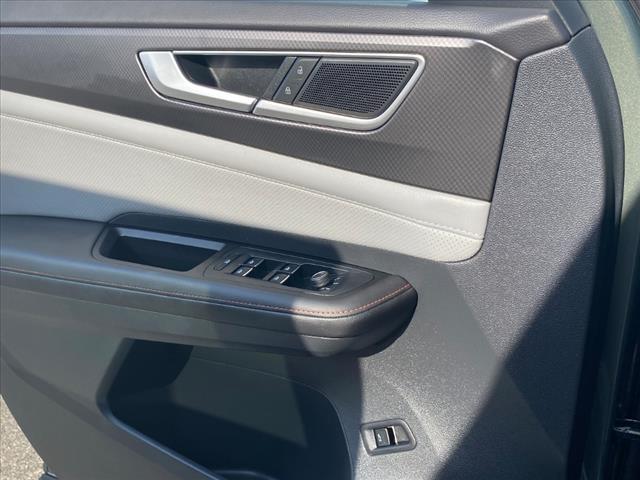 Photo of 2024 Avocado Green Pearl Volkswagen Atlas