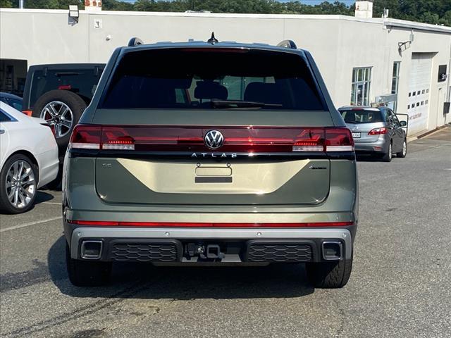 Photo of 2024 Avocado Green Pearl Volkswagen Atlas