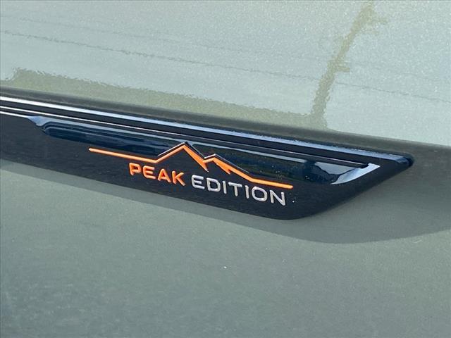 Photo of 2024 Avocado Green Pearl Volkswagen Atlas