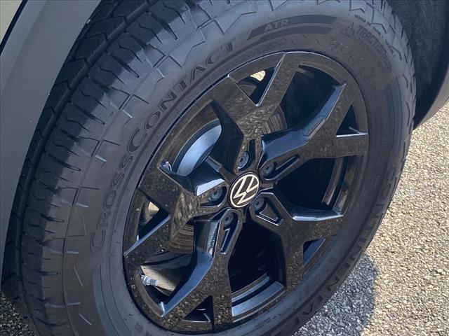 Photo of 2024 Avocado Green Pearl Volkswagen Atlas