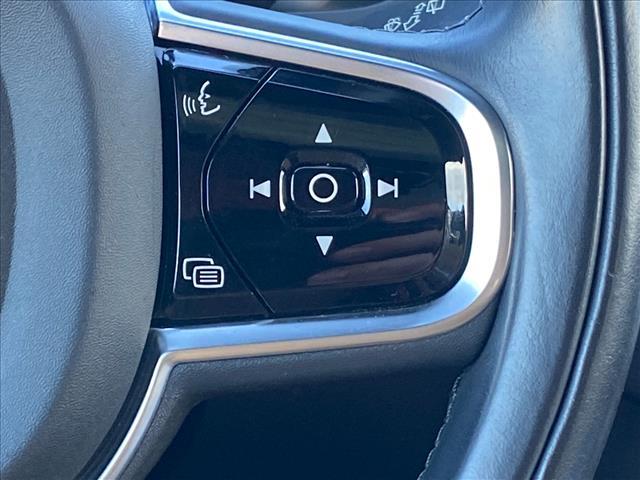 Photo of 2017 Onyx Black Metallic Volvo XC90