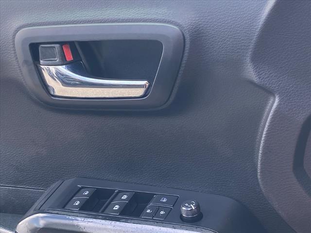 Photo of 2020 Midnight Black Metallic Toyota Tacoma