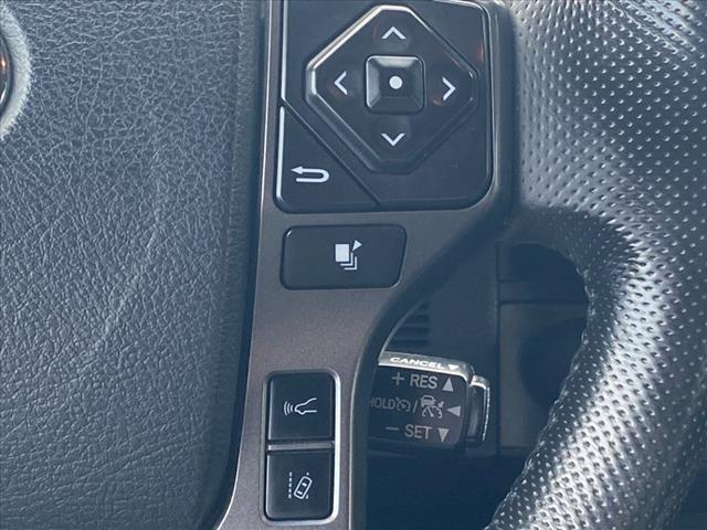 Photo of 2020 Midnight Black Metallic Toyota Tacoma