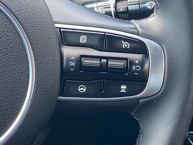 Photo of 2021 Glacial White Pearl Kia K5