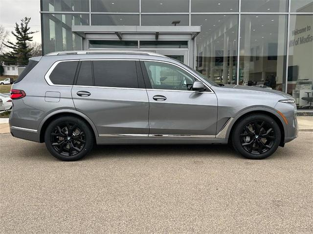 Photo of 2025 Skyscraper Grey Metallic BMW X7