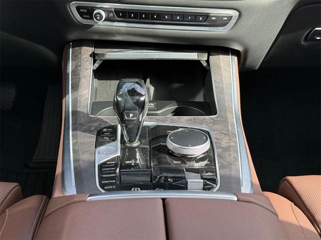 Photo of 2021 Mineral White Metallic BMW X5
