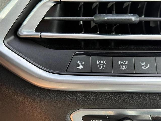 Photo of 2021 Mineral White Metallic BMW X5