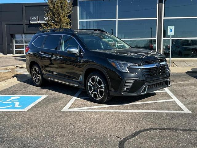 Photo of 2023 Crystal Black Silica Subaru Ascent