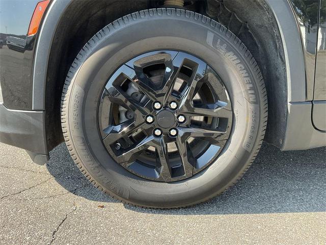 Photo of 2023 Mosaic Black Metallic Chevrolet Traverse